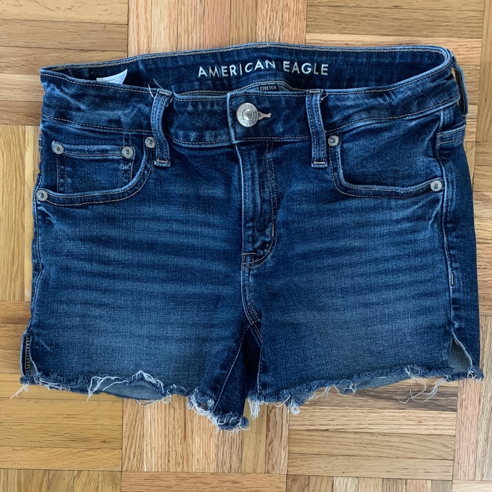 American Eagle Frayed Hem Denim Shorts - Women’s Size 2